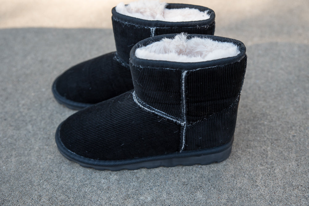 Comfort Boots in Black Corduroy